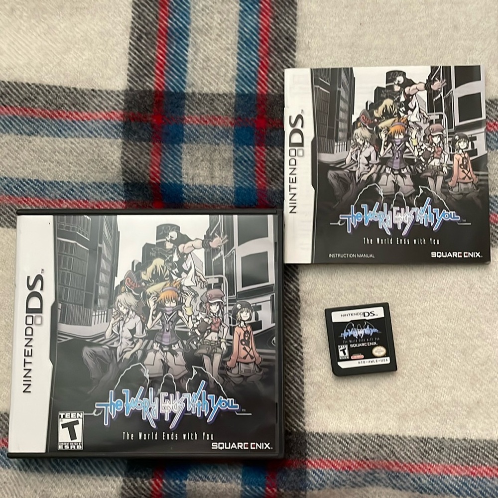 The World Ends with You DS - game and booklet